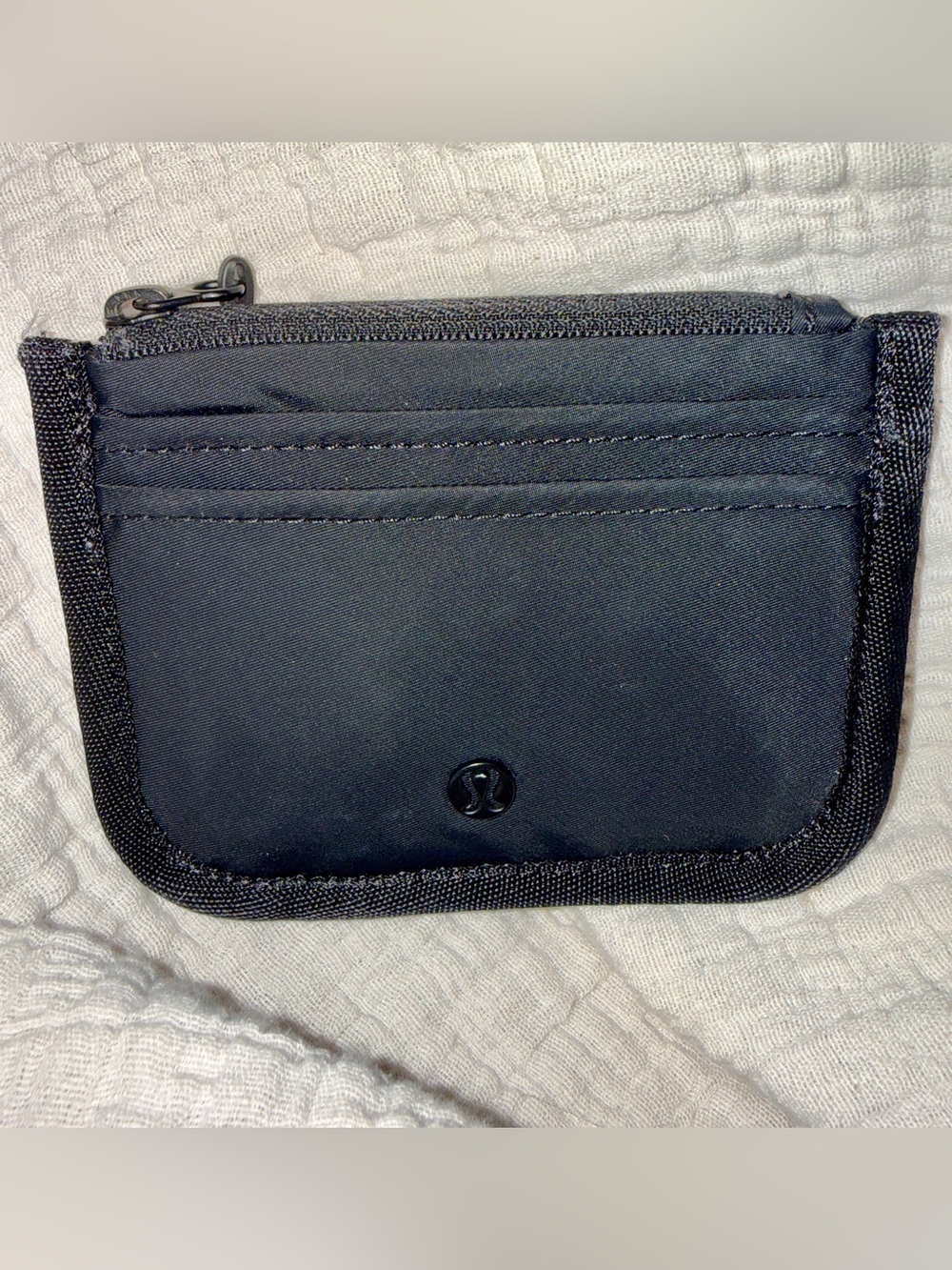 lululemon athletica Black Zippered True Identity Card Case, guc